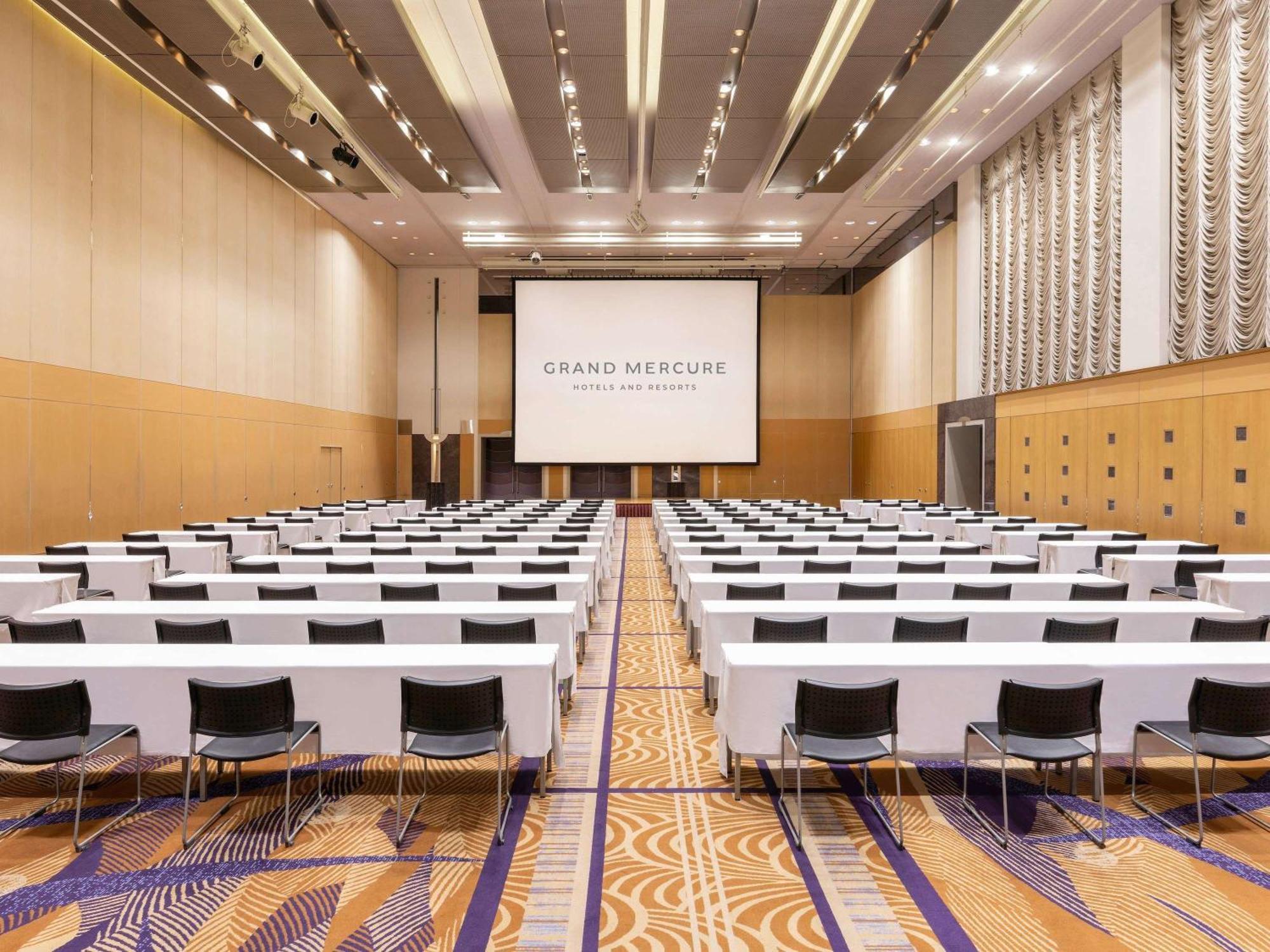 Grand Mercure Sapporo Odori Park Exterior photo